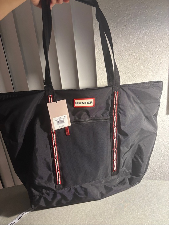 Hunter Handbags - NWT Hunter Getaway Black Large Tote with Red & White Trim